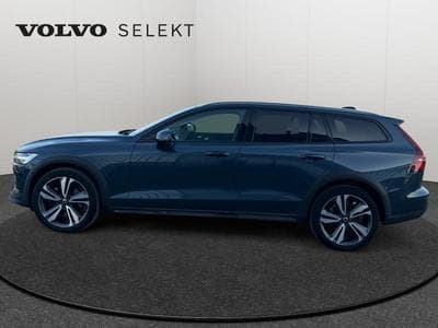 Volvo V60 B4 AWD Ultimate Dark / Diesel (2023) - Photo 4