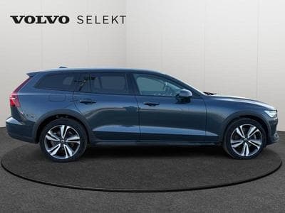 Volvo V60 B4 AWD Ultimate Dark / Diesel (2023) - Photo 7