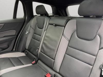 Volvo V60 B4 Plus Dark / Essence (2025) - Photo 13