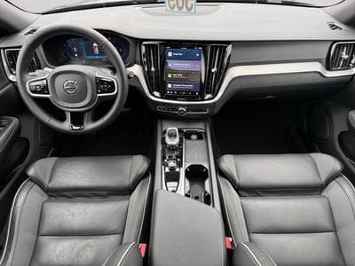 Volvo V60 B4 Plus Dark / Essence (2025) - Photo 3