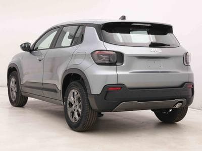 Jeep Avenger 1.2 MHEV DCT Longitide (2025) - Foto 3