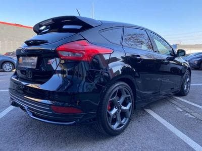 Ford Focus Focus 2.0 EcoBoost ST mit Leder-Sport-Paket (2017) - Photo 5