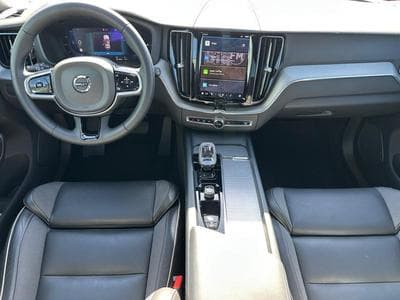 Volvo XC60 T6 Black Edition / Hybride (2024) - Photo 3