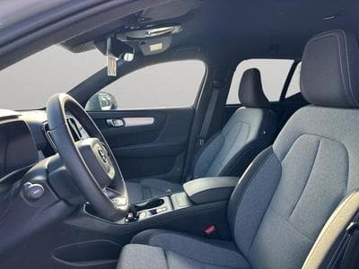 Volvo XC40 B3 Core / Essence (2023) - Photo 10
