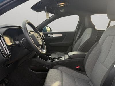 Volvo XC40 B3 Core / Essence (2023) - Photo 10