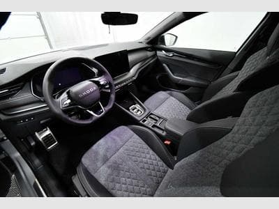 Skoda Octavia Octavia Combi 2.0 TDI DSG Sportline - AHK, Pano, (2025) - Photo 5