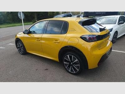 Peugeot 208 GT (2020) - Photo 2