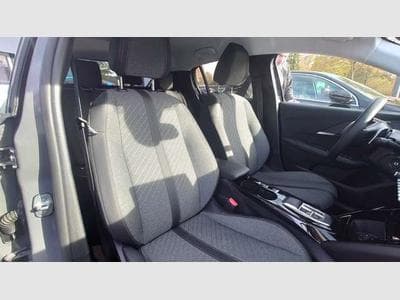 Peugeot 208 Hybrid 100 Allure (2024) - Photo 4