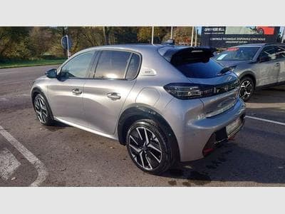 Peugeot 208 GT Mild-Hybrid 100 (2024) - Photo 4