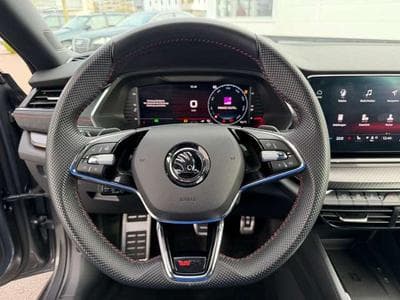 Skoda Octavia RS/DCC/Colum/19"/AHK/ACC/Matrix/el. Sitz (2023) - Photo 12