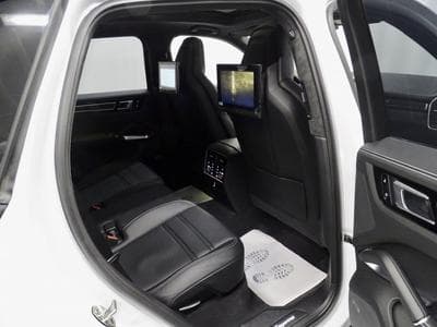 Porsche Cayenne 4.0 TURBO PSCB SPORT DESIGN CARBON APPROVED Hinterradlenkung (2019) - Foto 7