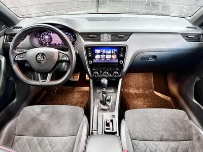 Skoda Octavia III COMBI RS 2.0 TSI 245 CV *CANTON* *ATTELAGE* SIEGES ELEC (2020) - Photo 10