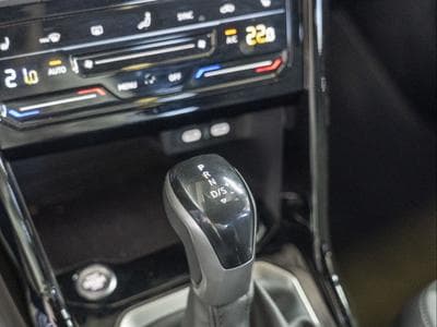 VW T-Roc R-Line 1.5 TSI 150 CV DSG7 *Caméra* *Hayon* *ACC* (2024) - Photo 15