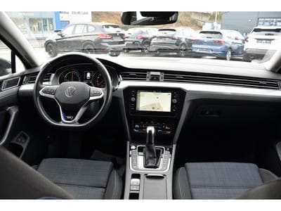 VW Passat 1.4 TSI GTE DSG ACC GPS LANE CARNET (2021) - Foto 9