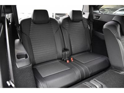 Peugeot 5008 GT Hybrid 145 e-DSC6 7 Pl. SG CHFF CAM NEUF (2025) - Foto 9