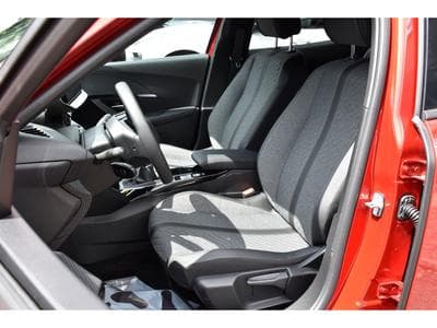 Peugeot 2008 1.2 PureTech Allure ACC GPS LANE SIDE CAM 360 1° MAIN (2024) - Foto 6