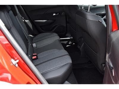 Peugeot 2008 1.2 PureTech Allure ACC GPS LANE SIDE CAM 360 1° MAIN (2024) - Foto 8