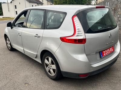 Renault Grand Scenic 1.5 dci 110 (2010) - Photo 1