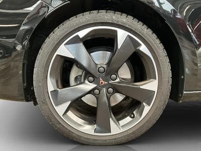 Cupra Leon Pure-Perf.+DSG+Sound+LED (2025) - Photo 8