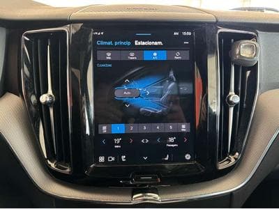 Volvo XC60 XC60 B4 D AWD Geartronic RDesign (2023) - Foto 15