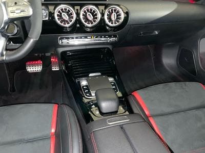 Mercedes A 35 AMG 2.0 4 Matic Aeropaket Burmester (2019) - Photo 10