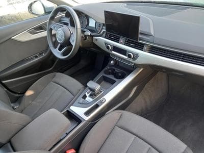 Audi A4 Avant 35 TFSI (2024) - Photo 12