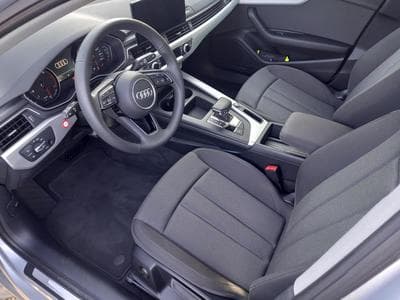 Audi A4 Avant 35 TFSI (2024) - Photo 2