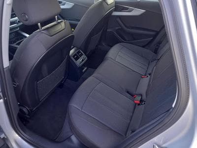 Audi A4 Avant 35 TFSI (2024) - Photo 6