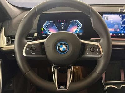 BMW iX1 xDrive30 Head-Up HK HiFi DAB (2025) - Foto 12