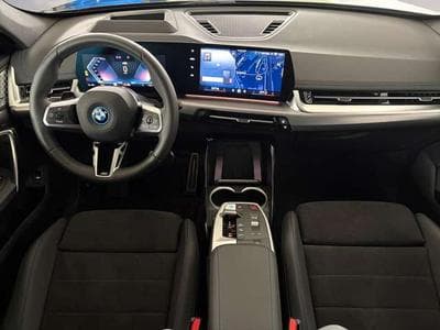 BMW iX1 xDrive30 Head-Up HK HiFi DAB (2025) - Foto 7