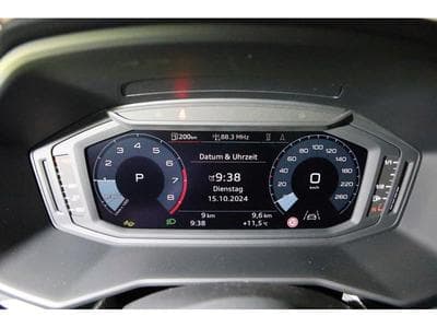 Audi Q2 35 TFSI S Tronic (2024) - Photo 4