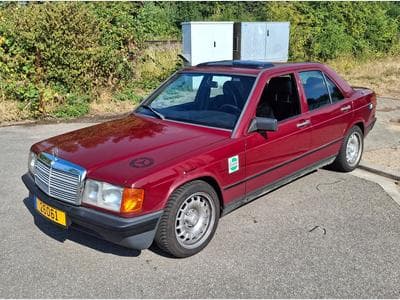 Mercedes W201 190E 2.0 (1984) - Photo 1