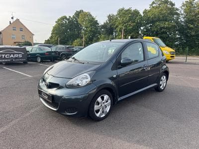 Toyota Aygo 1.0 68ch (2011) - Photo 1