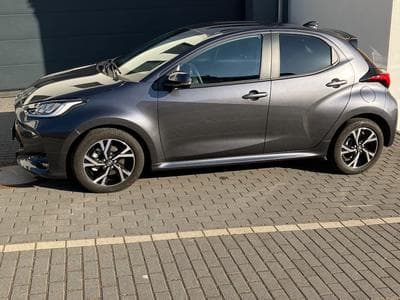 Toyota Yaris Iconic (2026) - Foto 1
