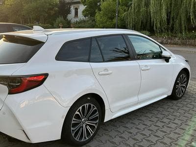 Toyota Corolla Touring Hybrid (2022) - Foto 1