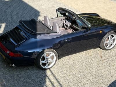 Porsche 911 Carrera 2 (1995) - Photo 1