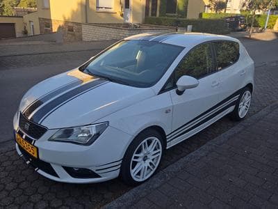 Seat Ibiza 1.6 tdi (2013) - Photo 1