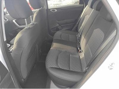 Kia Ceed (2018) - Photo 15