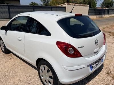 Opel Corsa 1.3 CDTi (2011) - Foto 1
