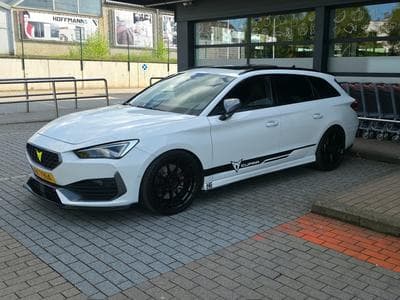 Cupra Leon (2024) - Photo 1