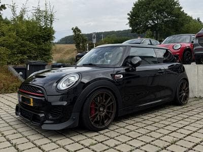 Mini Cooper JCW (2021) - Photo 1