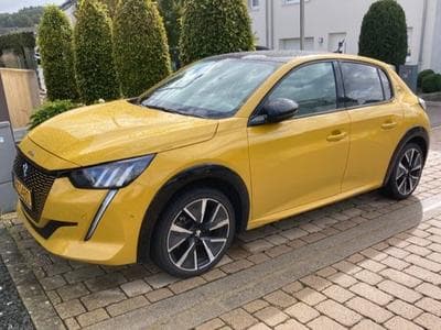 Peugeot 208 GT (2020) - Photo 1
