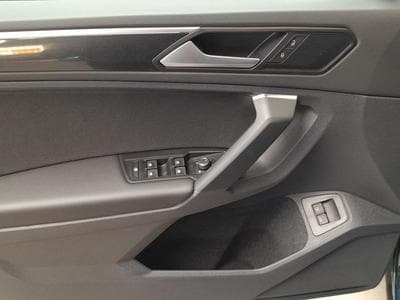 VW Tiguan Elegance+PHEV+DSG+LED+AHK (2023) - Photo 10