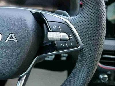 Skoda Kamiq 1.5 TSi 150 DSG Monte Carlo (2025) - Photo 10