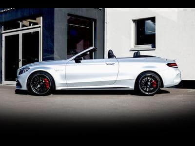 Mercedes C 63 AMG S AMG CABRIOLET (510 CH) – PACK NIGHT - IRIDIUM-SILBER (2020) - Foto 2