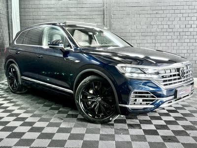 VW Touareg 3.0 TSi V6 PHEV 4MOTION Elegance 381 CV  * Attelage * (2022) - Photo 4