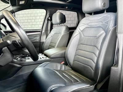 VW Touareg 3.0 TSi V6 PHEV 4MOTION Elegance 381 CV  * Attelage * (2022) - Foto 6