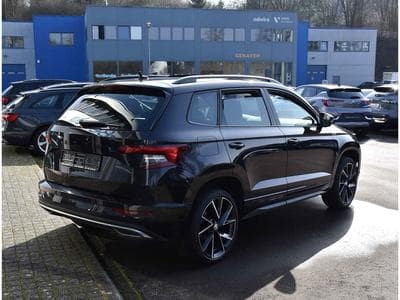 Skoda Karoq 1.5 TSI Sportline DSG PANO ACC TRAVEL CANTON ATT RMQ 1° MAIN (2021) - Foto 4