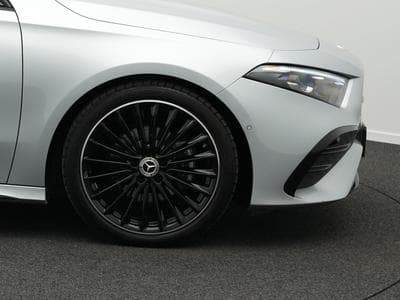 Mercedes A 200 AMG Line/Edition/Navi/Distronic/LED (2025) - Foto 8