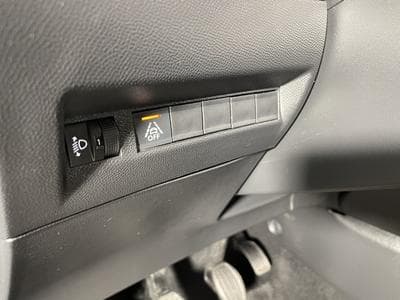 Peugeot 208 1.2 ESSENCE 75 CV STYLE CARPLAY 5P (2023) - Photo 6